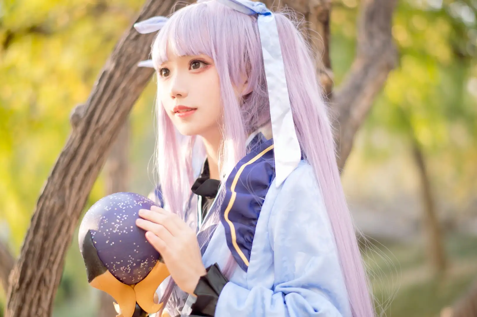 花柒浅紫长发蓝色服装手持球形道具 花柒浅紫长发蓝色服装手持球形道具
