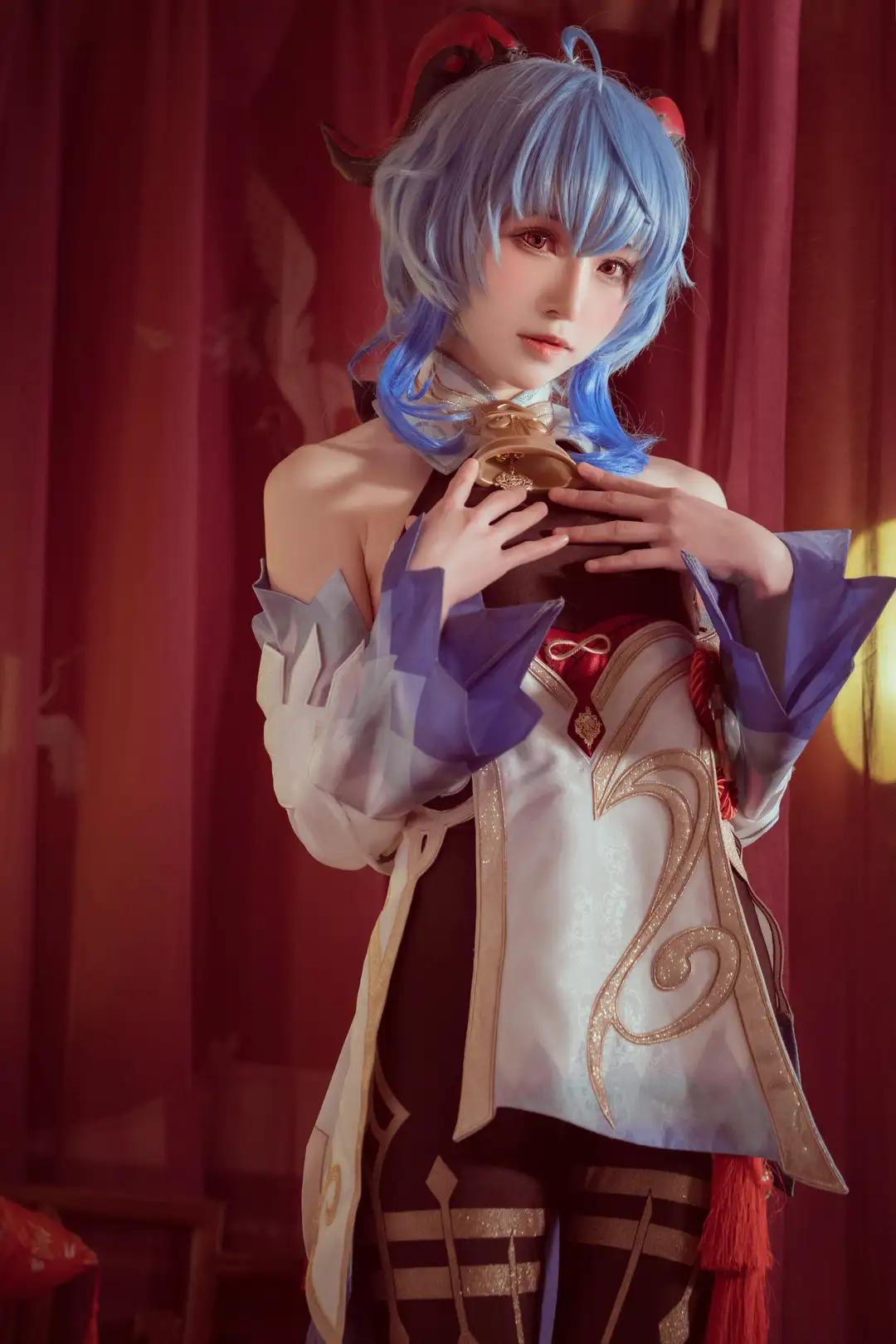 绮太郎蓝色假发白紫角色服半身像 绮太郎蓝色假发白紫角色服半身像