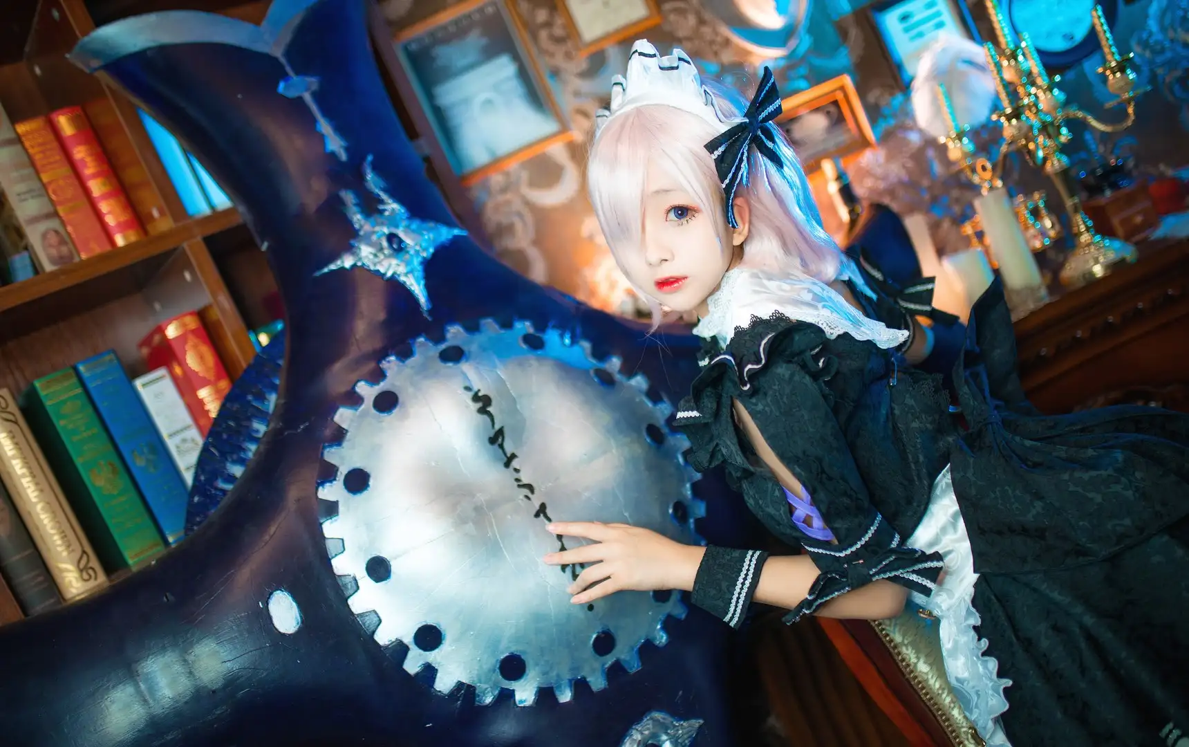 日奈娇 黑白哥特女仆 蓝盾道具写真 日奈娇 黑白哥特女仆 蓝盾道具写真