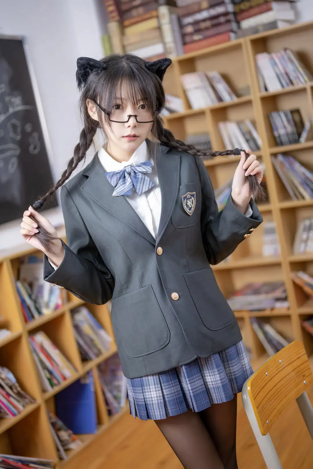 香草喵露露灰色制服站姿 香草喵露露灰色制服站姿