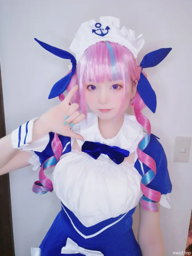 亭Yuki把蓝白女仆拍进半身